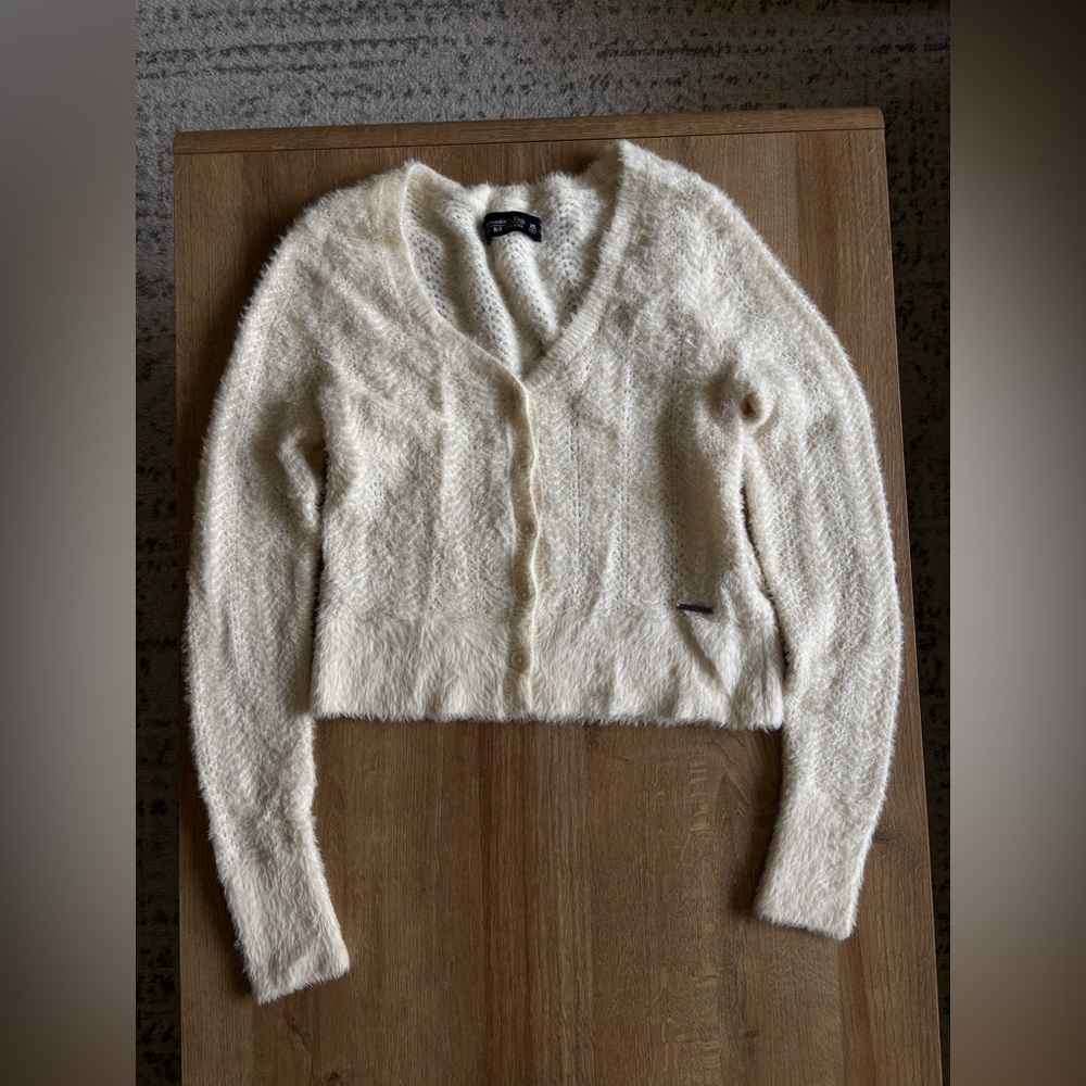 Abercrombie and Fitch Cozy Cream V-Neck Fuzzy Cardigan Sweater